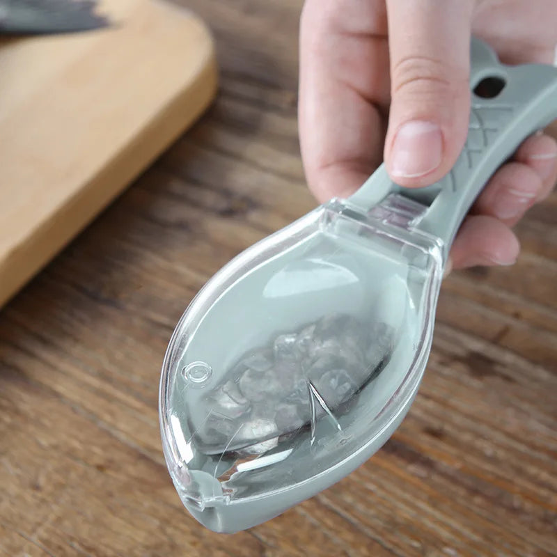 Râpe à écailles de poisson avec couvercle
