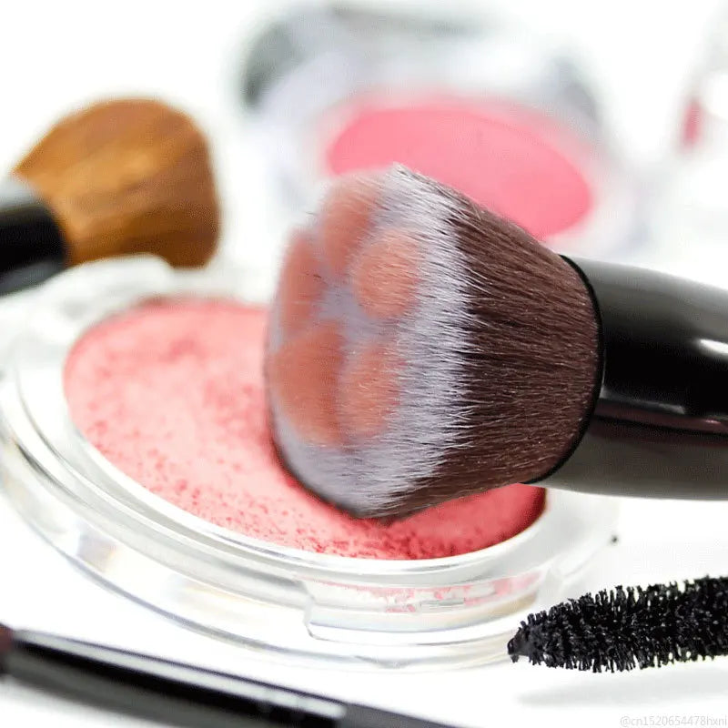 Pinceau de maquillage patte de chat